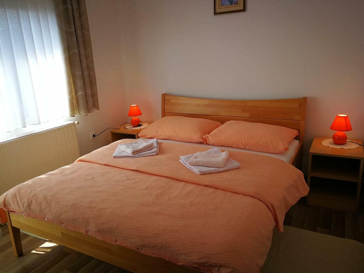 Apartman Marija Brajdic 拉科维察 外观 照片