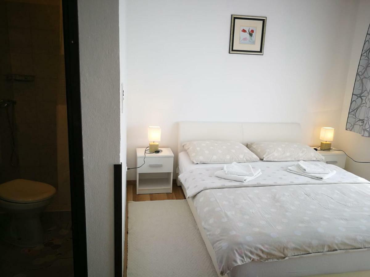 Apartman Marija Brajdic 拉科维察 外观 照片