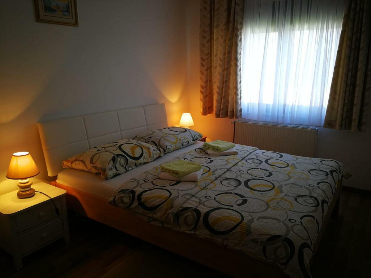 Apartman Marija Brajdic 拉科维察 外观 照片