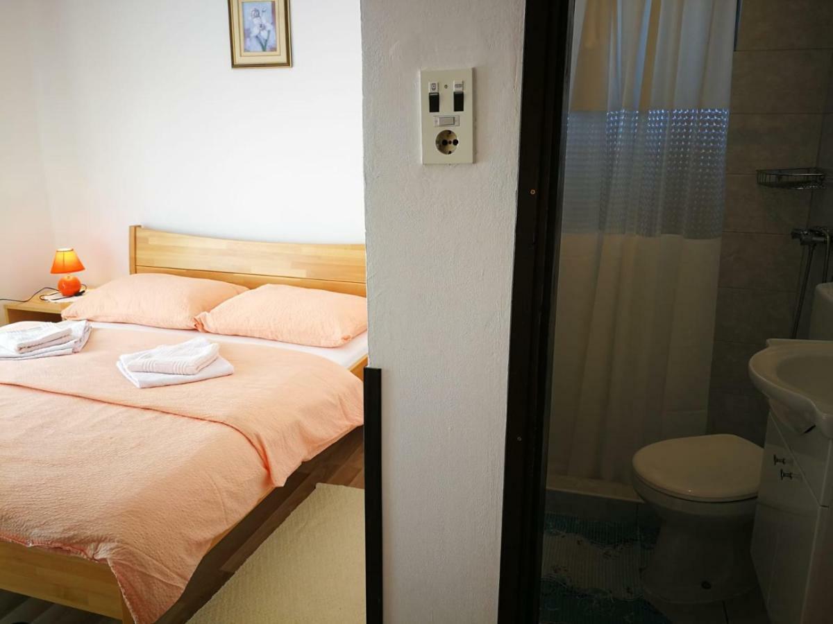 Apartman Marija Brajdic 拉科维察 外观 照片