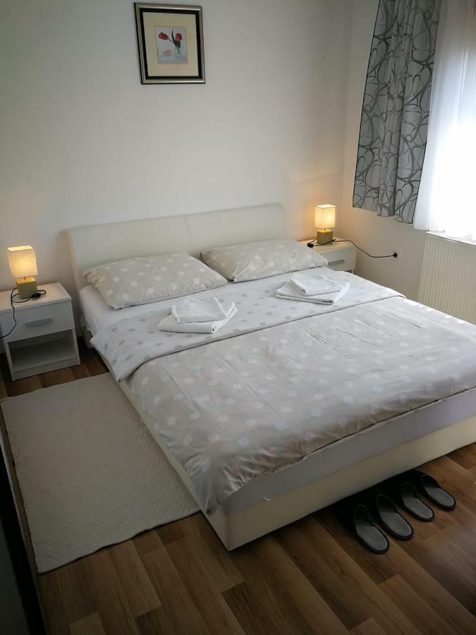 Apartman Marija Brajdic 拉科维察 外观 照片